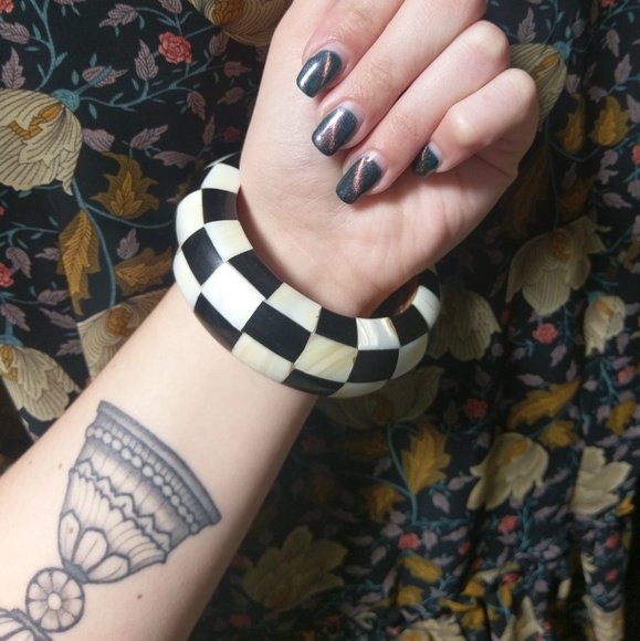 Jewelry - Mother of Pearl checkerboard vintage bangle